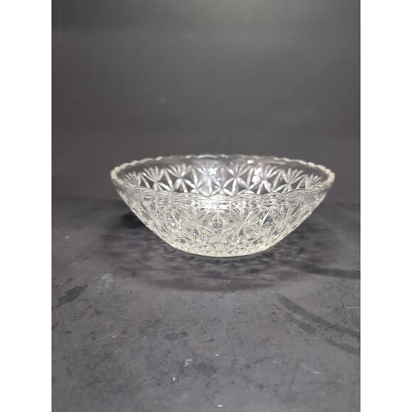 Clear Pressed Glass Serving Bowl, 10" Glass Bowl,‎ Tableware, Vintage Glassware - Picture 2 of 10